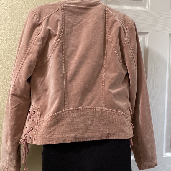NWT Maurices brand suede jacket. A very pretty mauve color in size small. - Picture 2 of 4